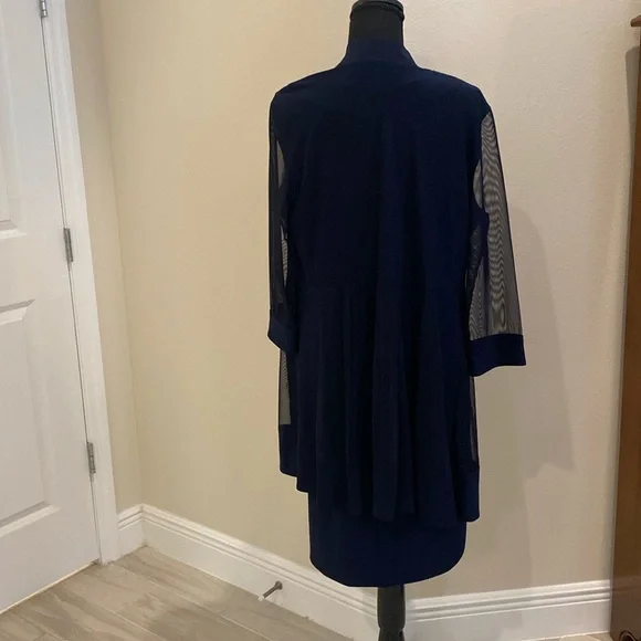 Dress barn
Two piece shift dress in navy blue size 10 - Picture 3 of 5